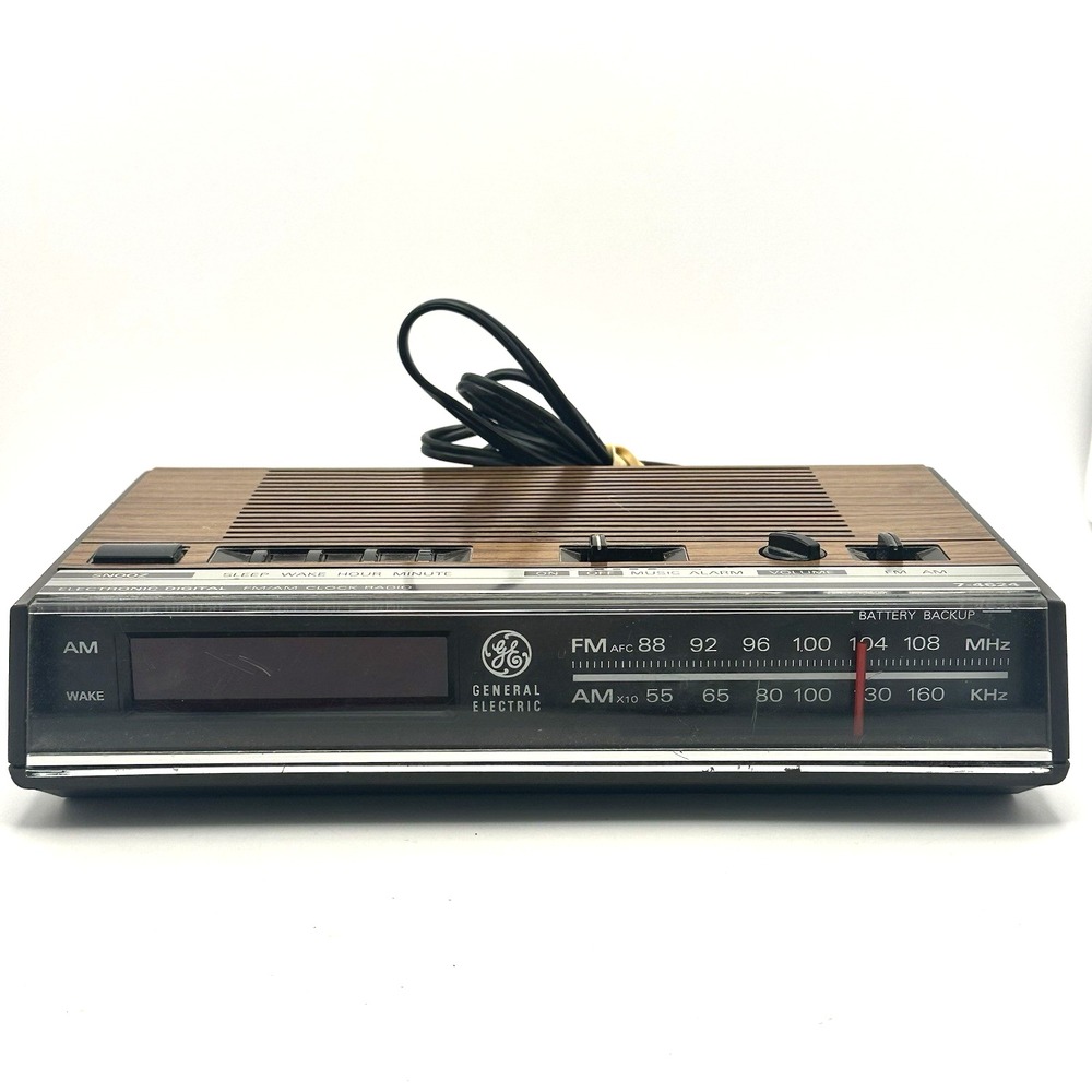 Vintage GE 7-4624A Digital AM FM Alarm Clock Radio Woodgrain Tested Works